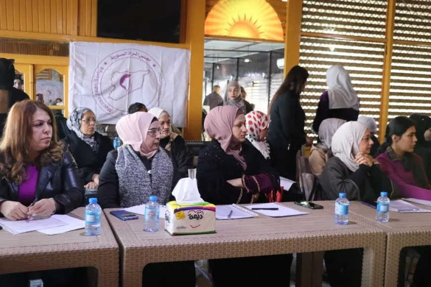 Pirsgirêkên ku jinên Sûriyeyî rû bi rû dimînin hatin nîqaşkirin