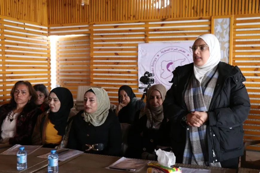 Pirsgirêkên ku jinên Sûriyeyî rû bi rû dimînin hatin nîqaşkirin