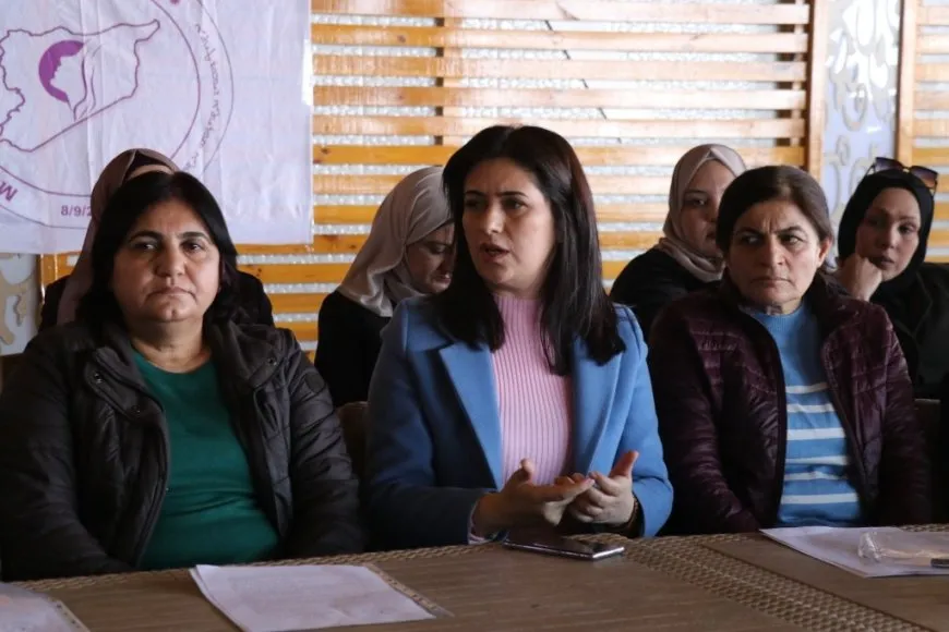 Pirsgirêkên ku jinên Sûriyeyî rû bi rû dimînin hatin nîqaşkirin