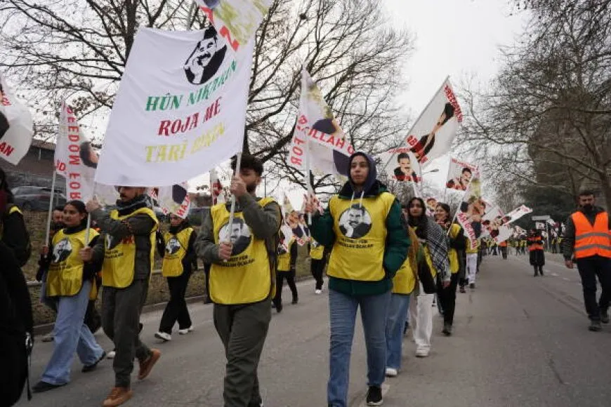 Meşa dirêj ya ji bo azadiya Rêber Apo destpê kir