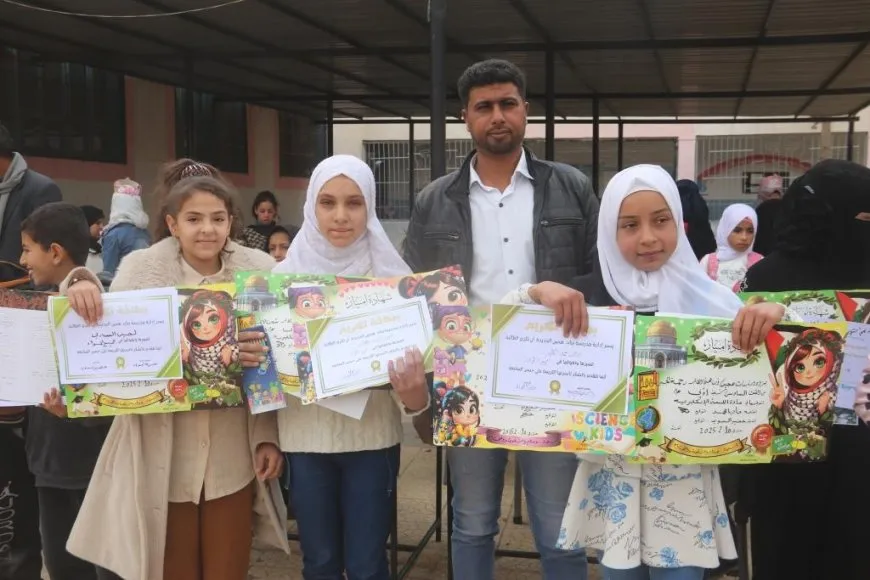 Xwendekarên serketî yên Dêrazorê hatin xelatkirin