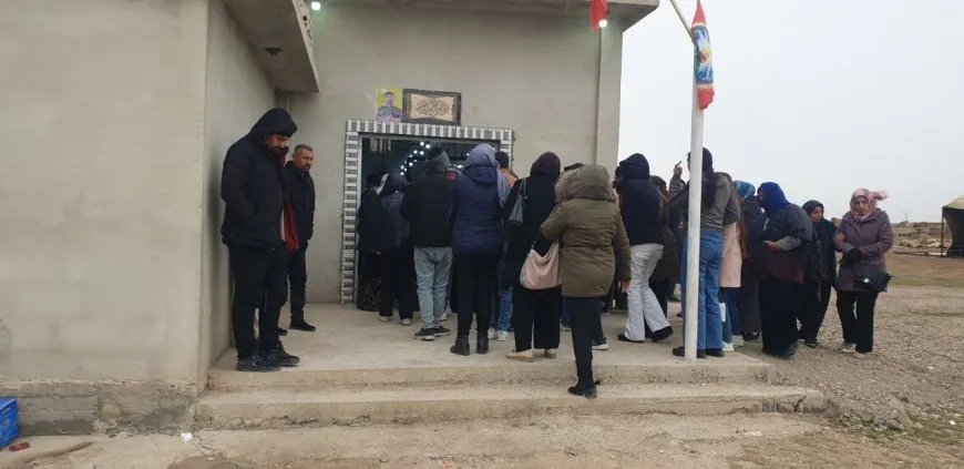 Beşdarên merasîma sersaxiyê ya şehîd Lewend soza domandina berxwedanê da