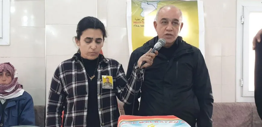 Beşdarên merasîma sersaxiyê ya şehîd Lewend soza domandina berxwedanê da