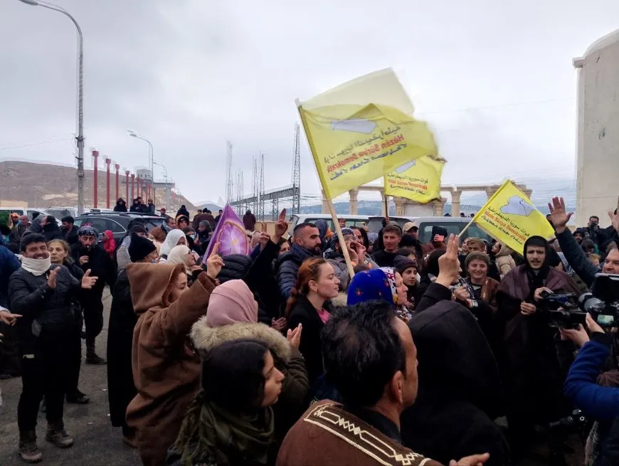 Karwana şêniyên bajarên Cizîrê gihîşt Bendava Tişrînê