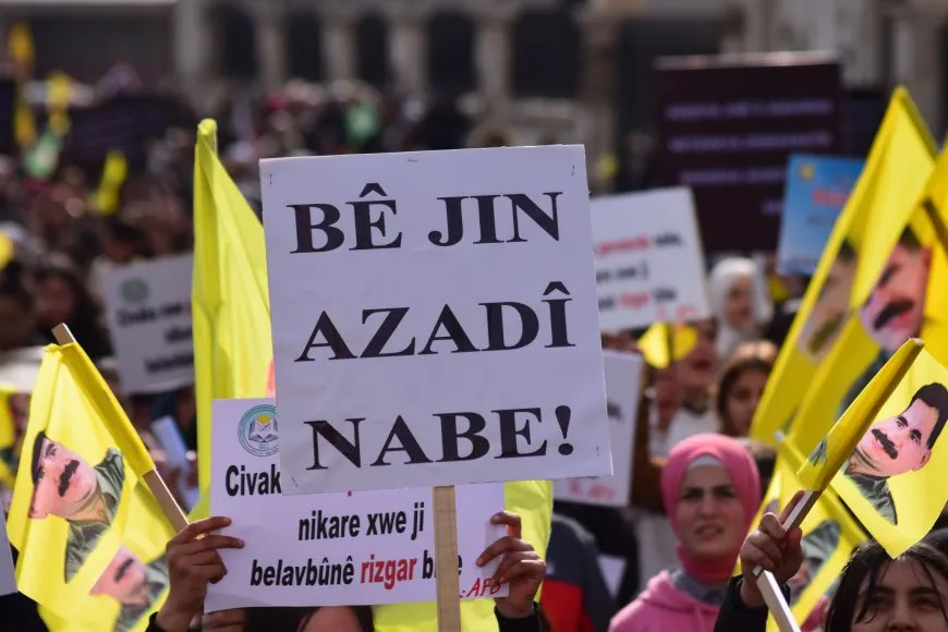 Bi hezaran jinan dawaza azadiya fîzîkî ya Rêber Abdullah Ocalan kirin