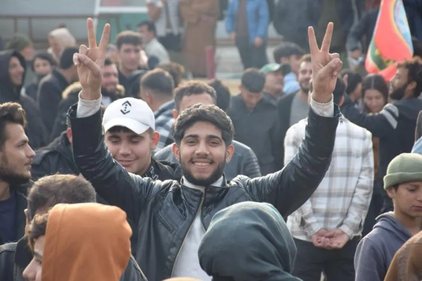 Gelê Kobanê berxwedêrên ji Tişrînê vegeriyan, pêşwazî kirin
