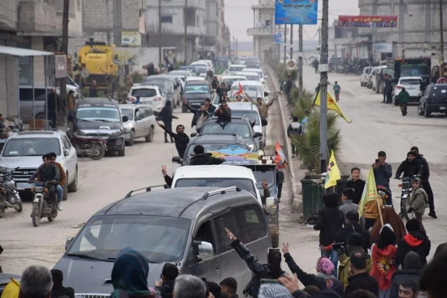 Gelê Kobanê berxwedêrên ji Tişrînê vegeriyan, pêşwazî kirin