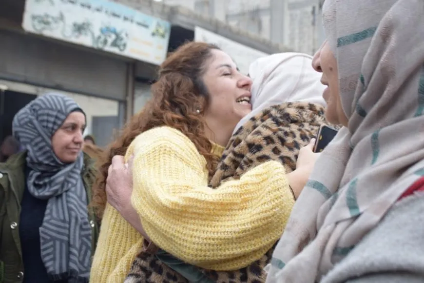 Gelê Kobanê berxwedêrên ji Tişrînê vegeriyan, pêşwazî kirin