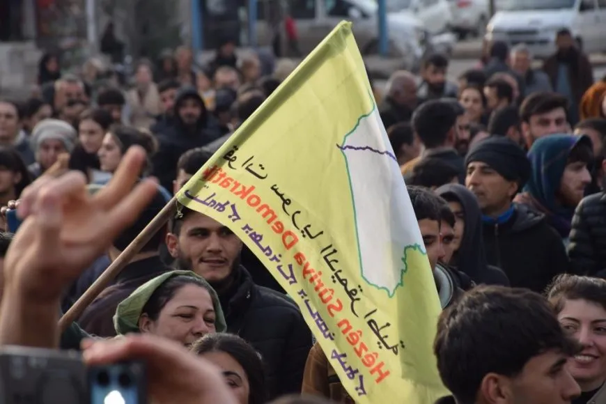 Gelê Kobanê berxwedêrên ji Tişrînê vegeriyan, pêşwazî kirin