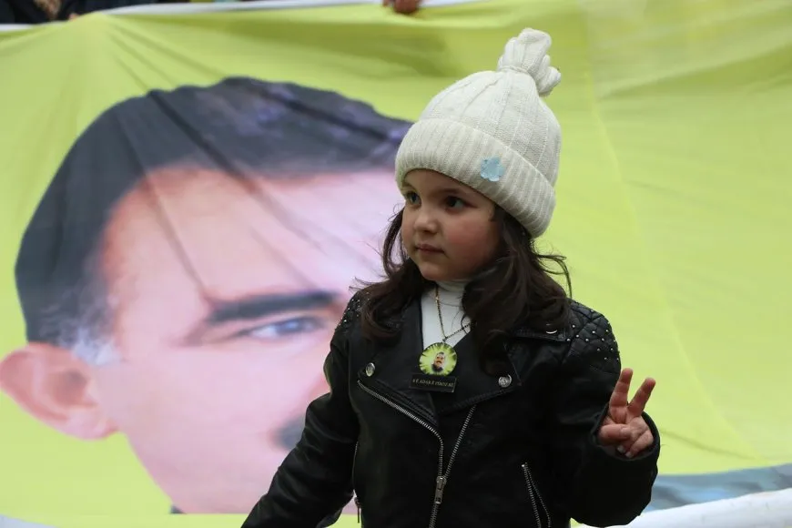 Li Şêxmeqsûdê ji bo azadiya Rêber Abdullah Ocalan meşeke girseyî