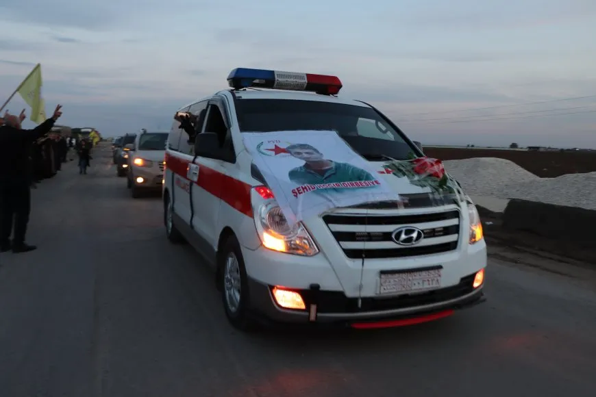 Şêniyên Qamişlo û Amûdê şehîd Hêva û Dilawer Erebo li Qamişloyê pêşwazî kirin