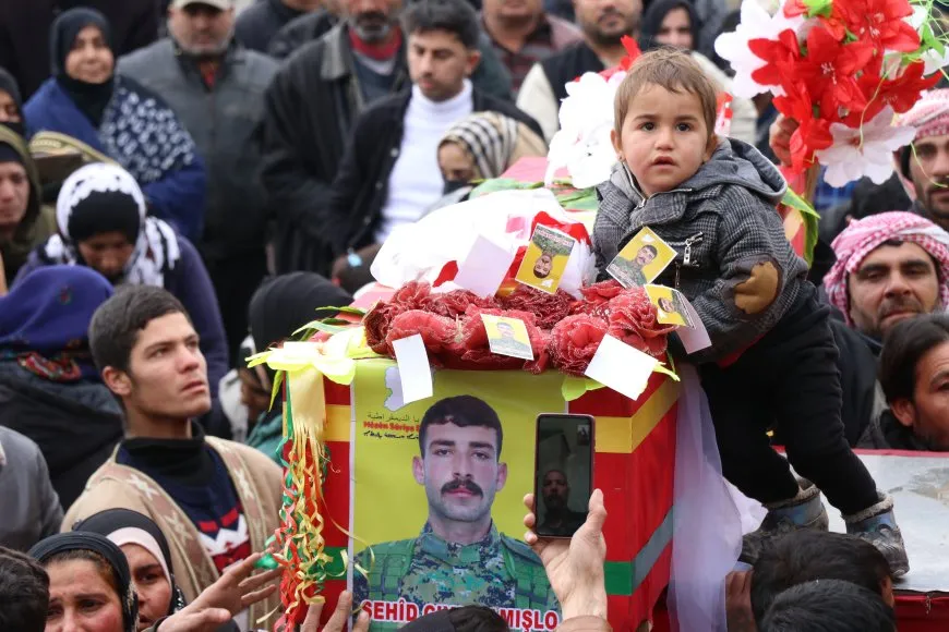 Du şehîdên QSD'ê bi dirûşmeyan hatin oxirkirin