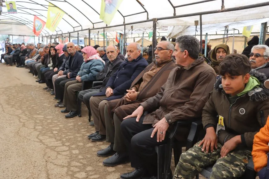 Xelkê Qamişlo sersaxî dan malbatên du şehîdan