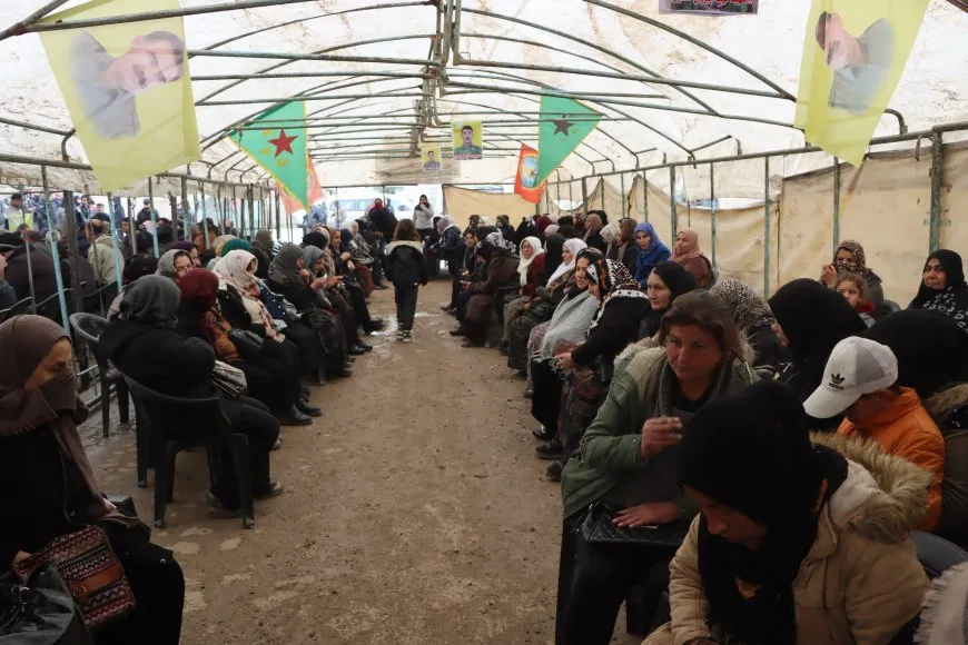 Xelkê Qamişlo sersaxî dan malbatên du şehîdan