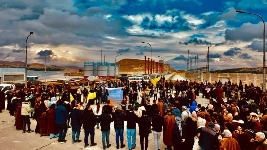 Nobeta li Bendava Tişrînê bi biryardarî didome