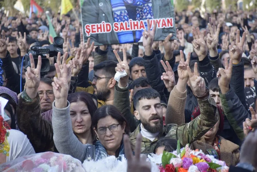 Bi hezaran cenzeyên Hêva û Dilawer  El Erebo spartin axê
