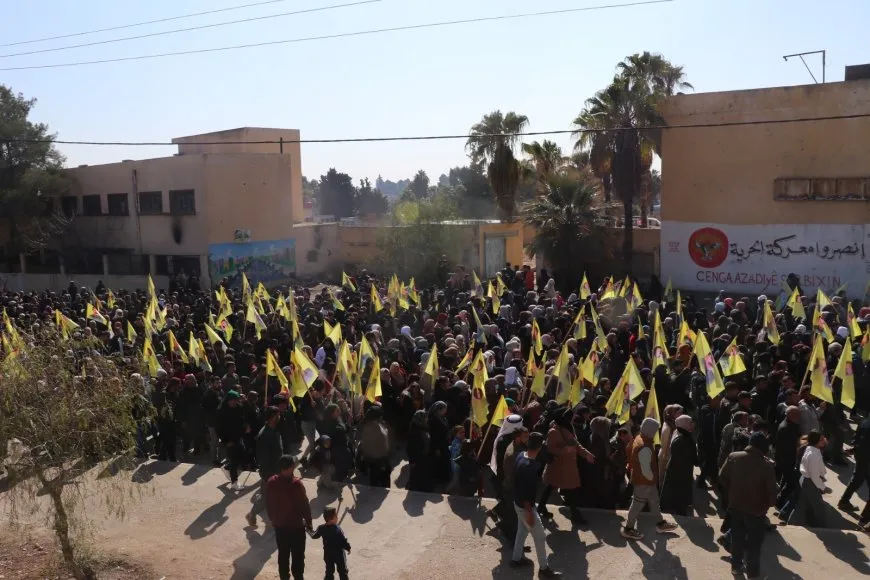 Li Tebqayê bi hezaran kesî got ‘Em ê heya azadiyê li qadan bin’