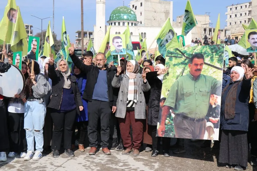 ‛Em roja qirkirina gelan komploya 15’ê Sibatê şermezar dikin’