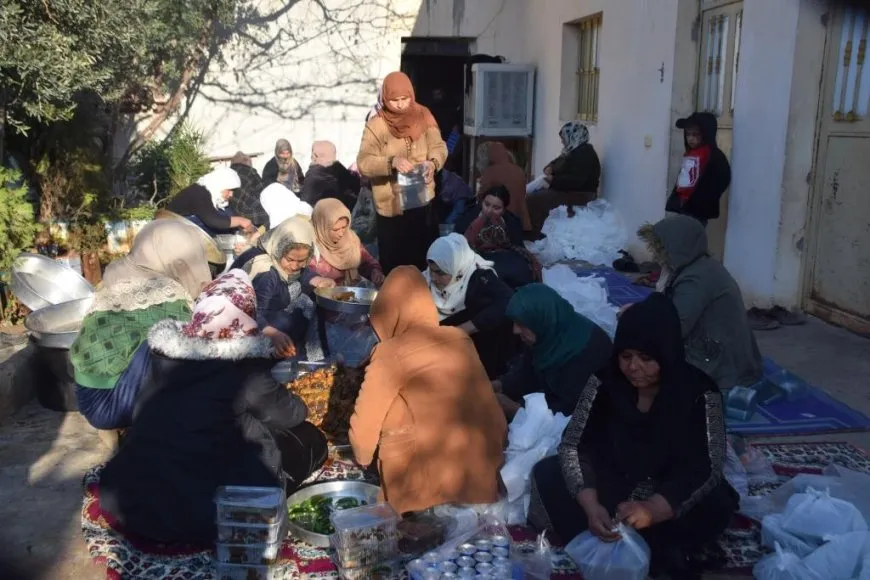 ‘Em ê her tim li pişt şervanên xwe bin’