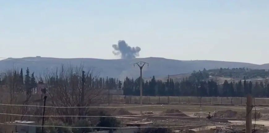 Balefirên şer gundewarê Sirînê bombebaran kir