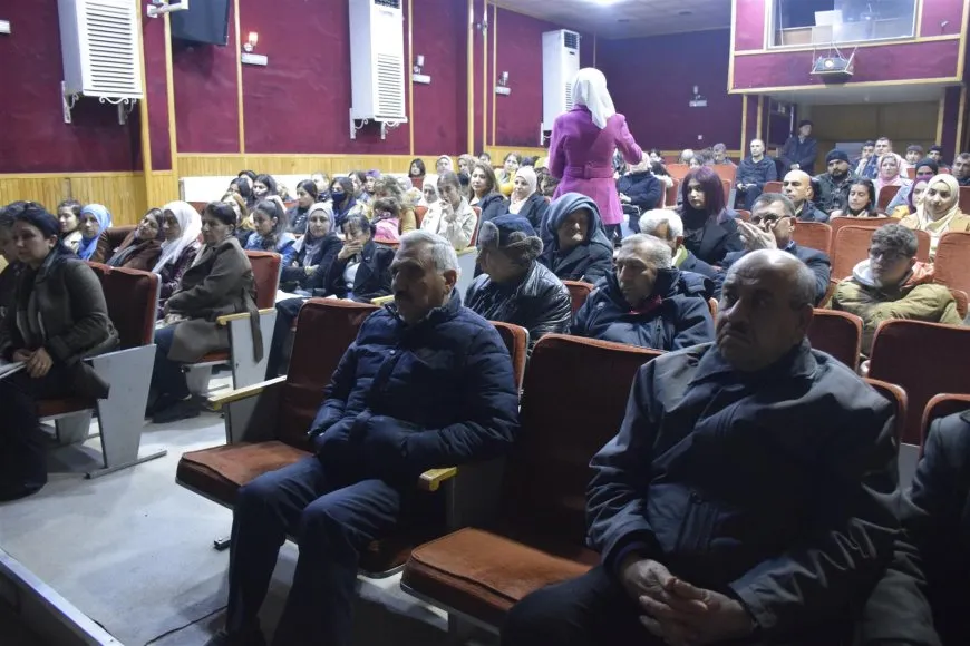 Li Dêrikê komxebata zimanê dayikê û piştgiriya QSD’ê