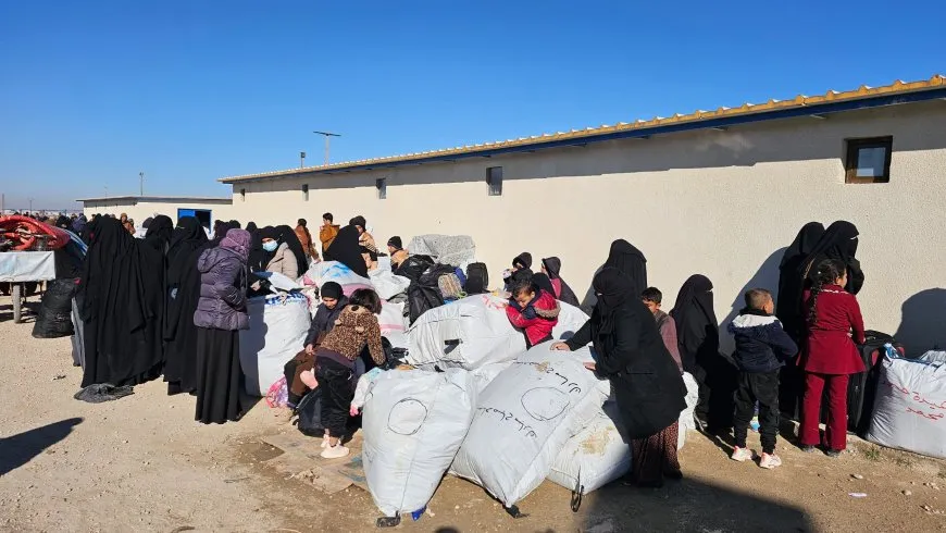 Koma 5’an ya penaberên Iraqê ji kampa Holê derket