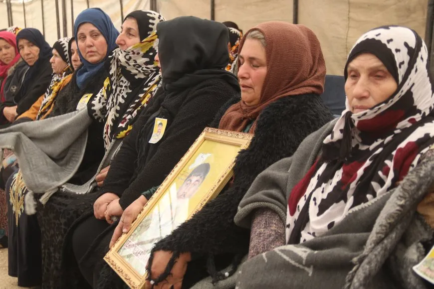 Şêniyên Qamişloyê ji malbata şehîd Bêkes re sersaxî xwest