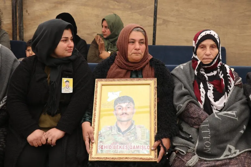 Şêniyên Qamişloyê ji malbata şehîd Bêkes re sersaxî xwest