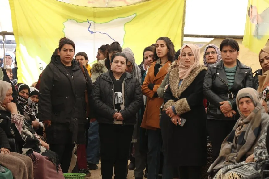 Şêniyên Qamişloyê ji malbata şehîd Bêkes re sersaxî xwest