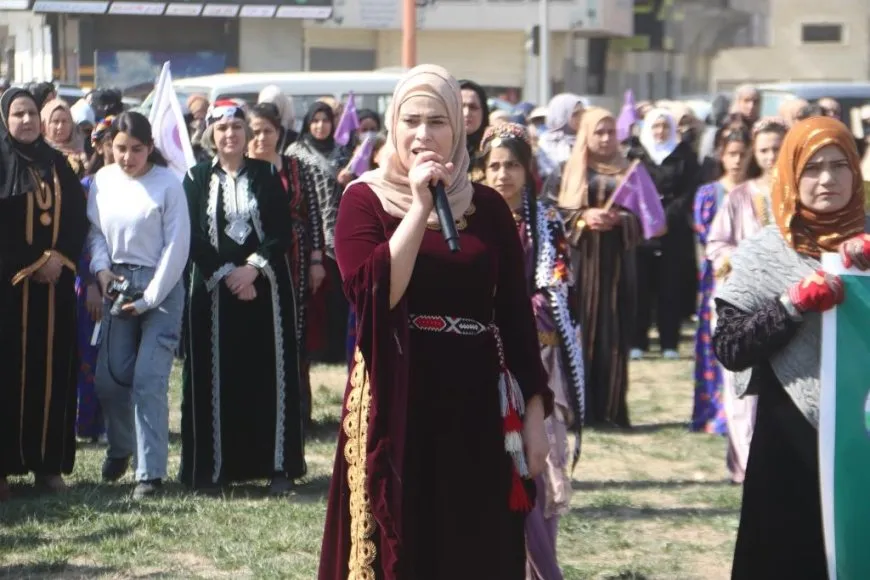 Hîlala Zêrîn klîba "Jina Sûriyeyê" derxist