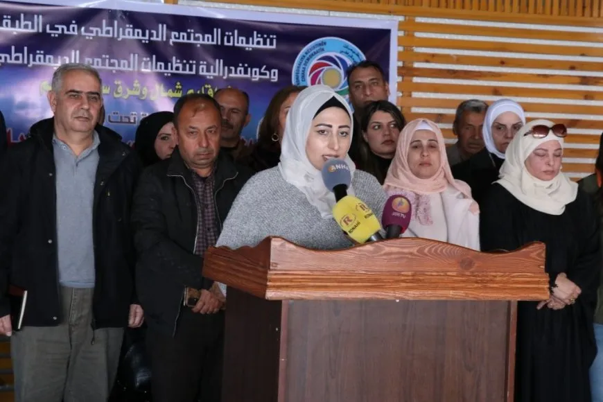 Li Tebqayê têkildarî rola civaka sivîl di avakirina Sûriyeya nû de panele