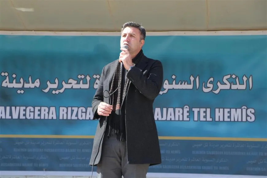 Xelkê Til Hemîsê salvegera 10’an a rizgarkirina bajarê xwe pîroz kir