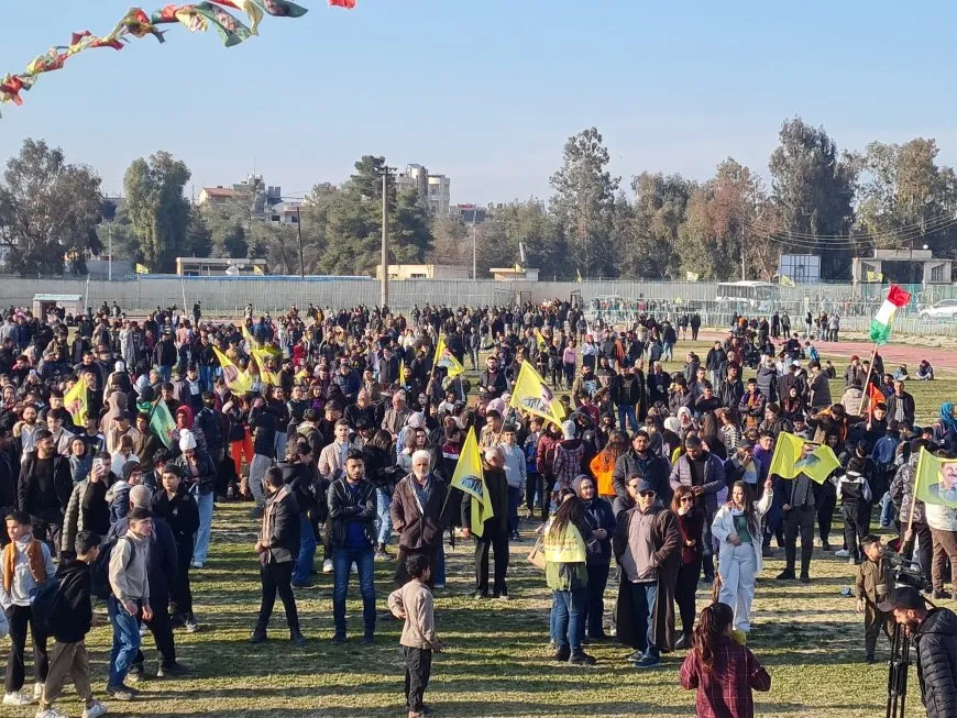 Gelên Bakûr û Rojhilatê Suriyeyê ji bo guhdarkirina peyama Rêrtiyê kom dibin