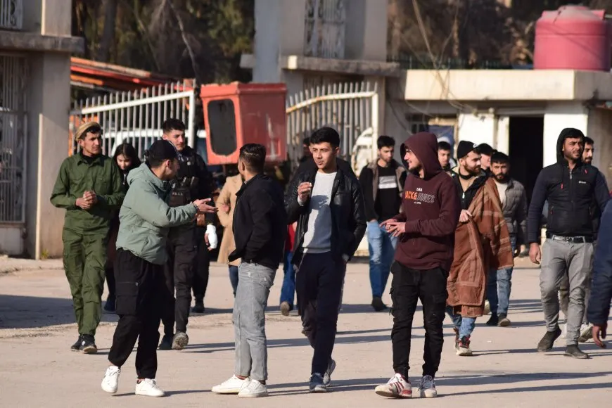 Gelên Bakûr û Rojhilatê Suriyeyê ji bo guhdarkirina peyama Rêrtiyê kom dibin