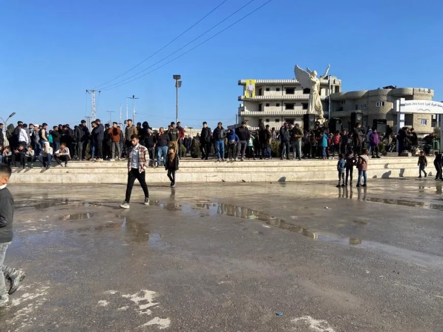 Gelên Bakûr û Rojhilatê Suriyeyê ji bo guhdarkirina peyama Rêrtiyê kom dibin