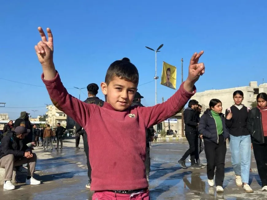 Gelên Bakûr û Rojhilatê Suriyeyê ji bo guhdarkirina peyama Rêrtiyê kom dibin