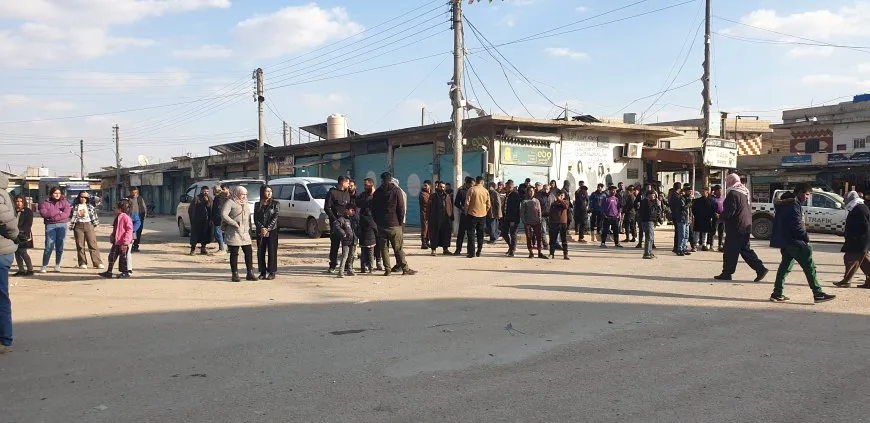 Gelên Bakûr û Rojhilatê Suriyeyê ji bo guhdarkirina peyama Rêrtiyê kom dibin