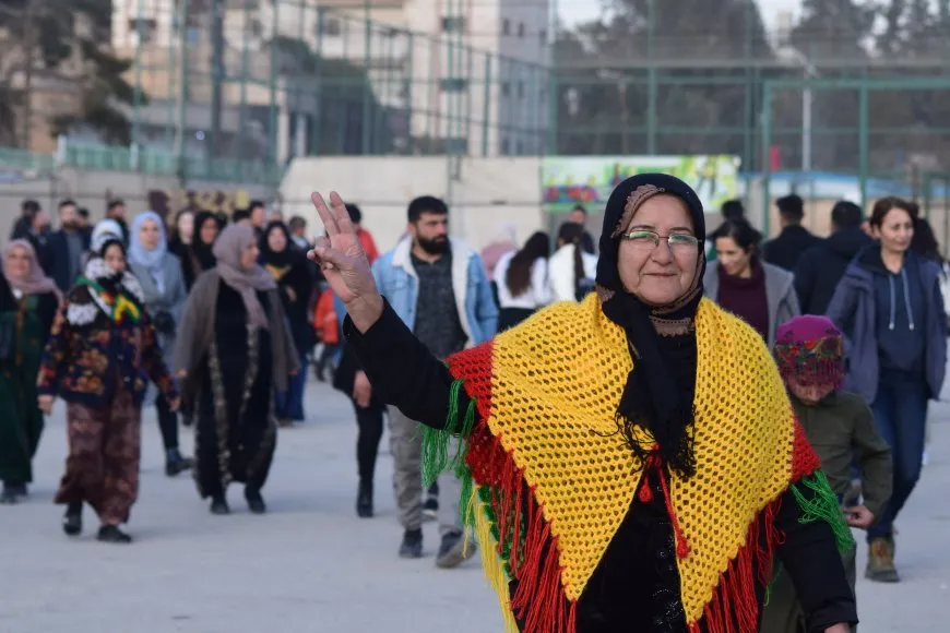 Bi deh hezaran kes peyama Rêber Apo guhdar dikin