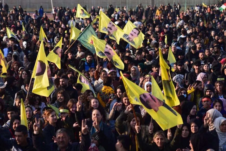 Bi deh hezaran kes peyama Rêber Apo guhdar dikin