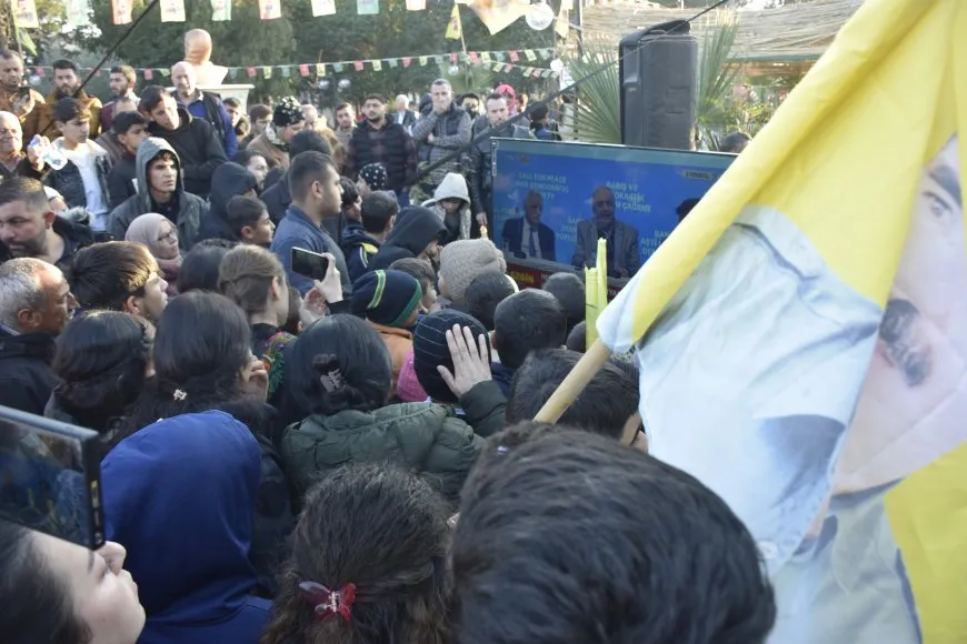 Bi deh hezaran kes peyama Rêber Apo guhdar dikin