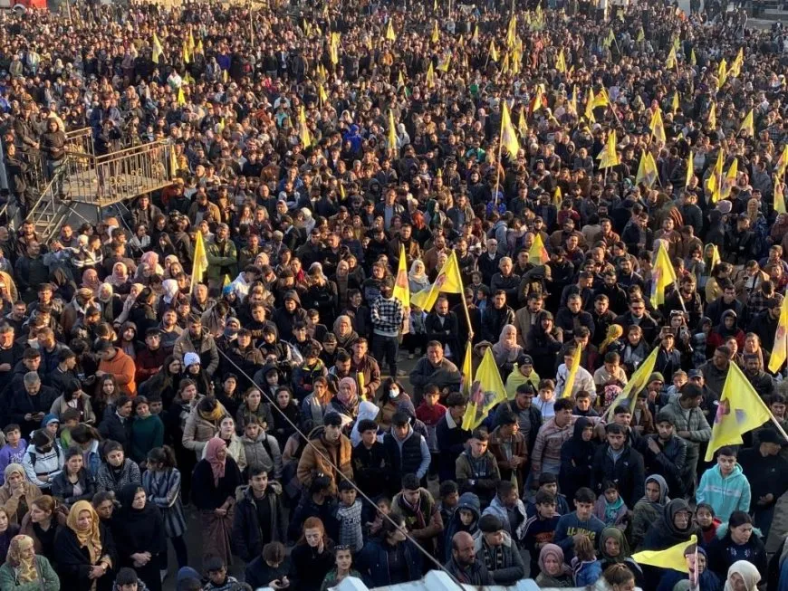 Bi deh hezaran kes peyama Rêber Apo guhdar dikin