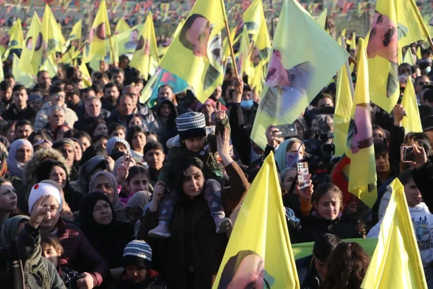 Bi deh hezaran kes peyama Rêber Apo guhdar dikin