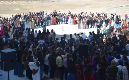 Jinên ciwan û xwendekarên Zanîngeha Kobanê 8’ê Adarê pîroz kir