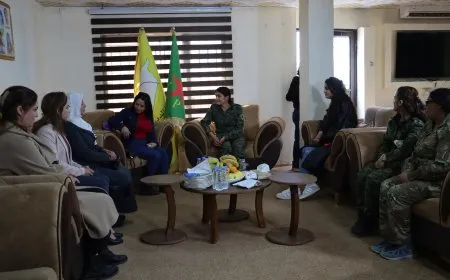 Rêxistina Jinan a Partiya Pêşverû serdana navenda YPJ’ê kir