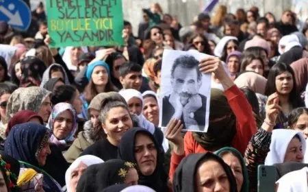 Li Wanê di mitînga 8’ê Adarê de peyama Rêber Apo hate xwendin