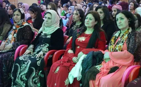 Li Qamişloyê 8’ê Adarê û Roja Cil û Bergên Kurdî hat pîrozkirin