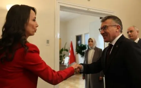 Hevdîtina DEM Partî ya bi AKP'ê re destpê kir