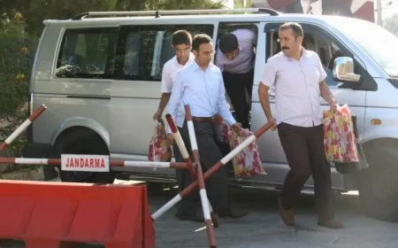 Parêzeran ji bo hevdîtina bi Rêber Abdullah Ocalan re serlêdan kirin