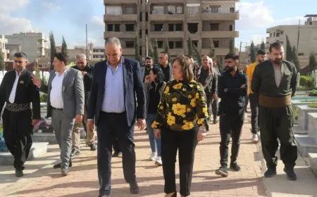 Şandeyeke Rêveberiya Xweser serdana Pakrewangeha Şehîd Delîl Saroxan kir