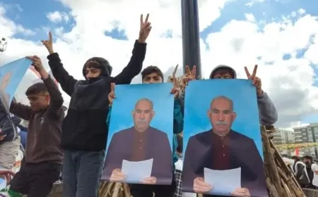 Amed bi wêneyên Rêber Apo li Newrozê ye, Kemal Korkurt hat bibîranîn
